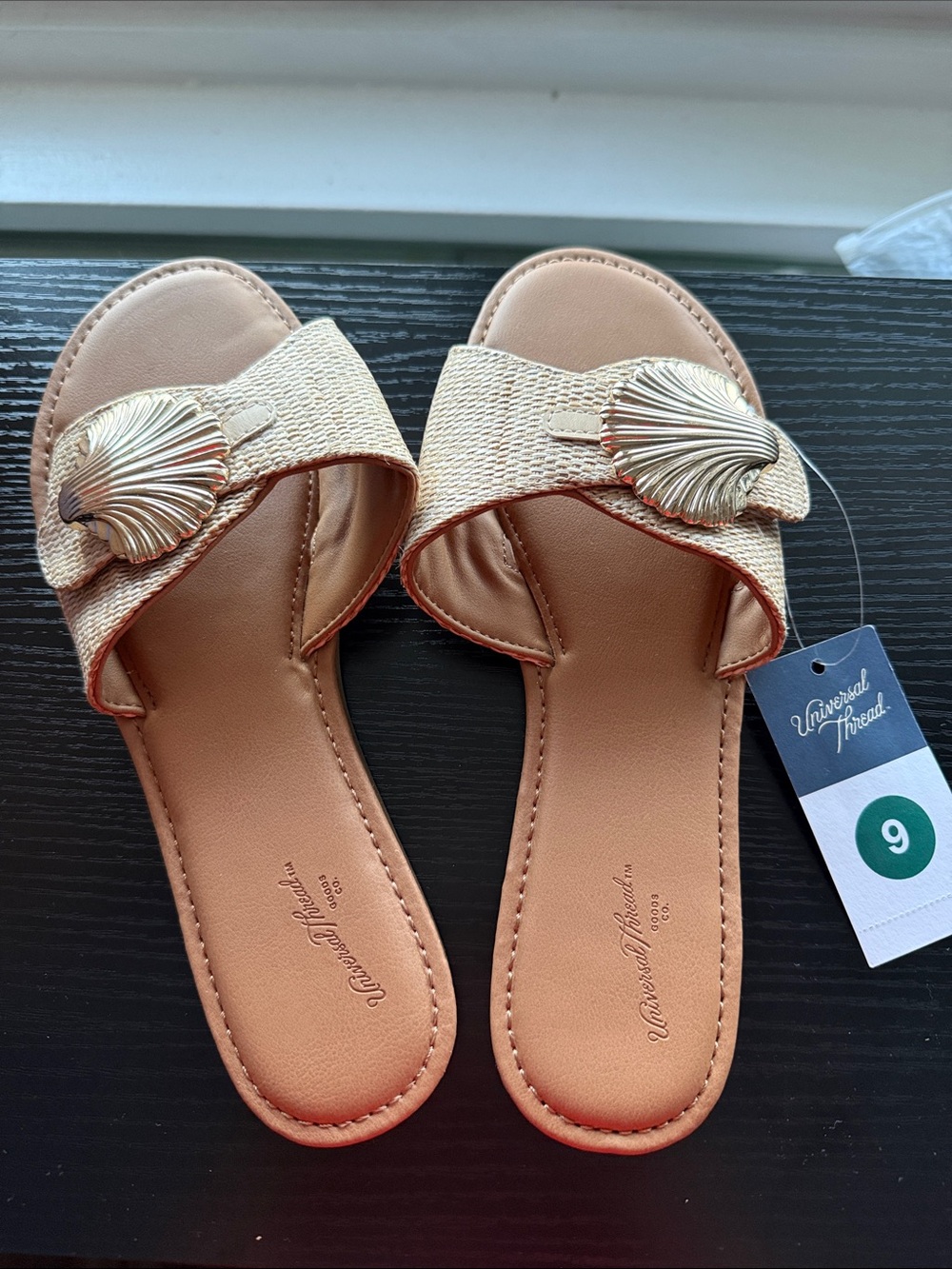 Universal Thread Women's Metallic Gold Shell Slide Sandals